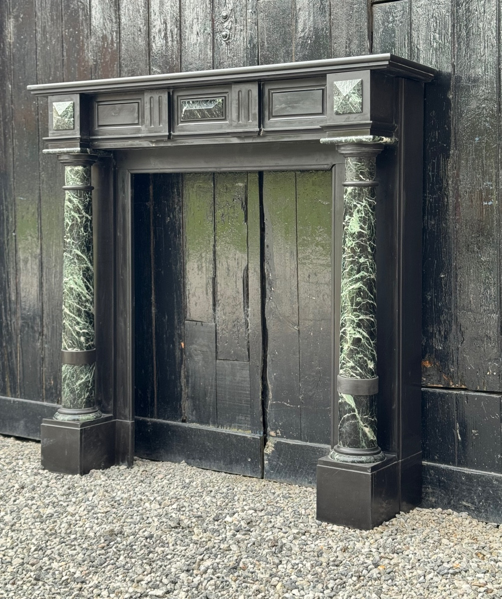 Cheminée Napoléon III en marbre noir de Belgique et vert antique, vers 1880