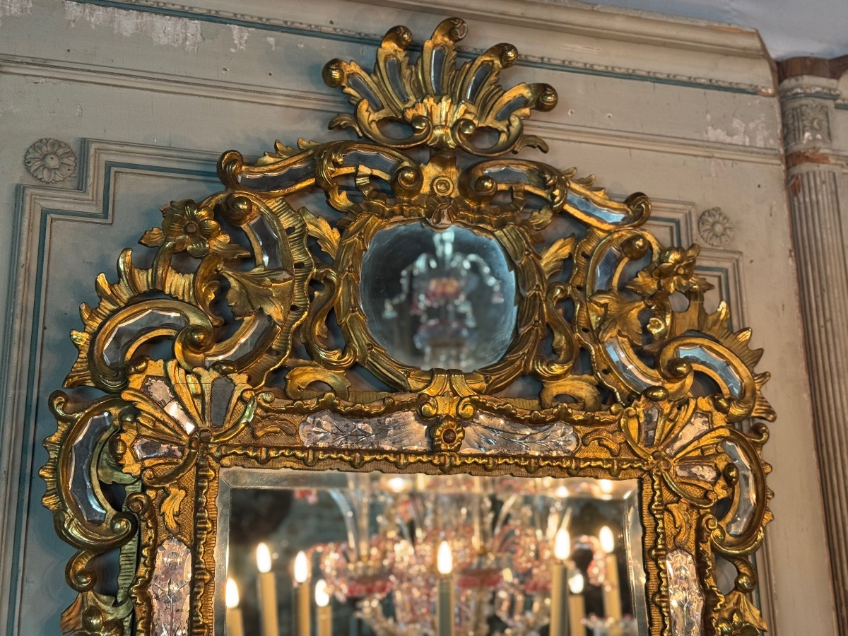 Miroir a parecloses de style Louis XV en bois doré , début XIXème, Empire Austro-Hongrois-photo-1