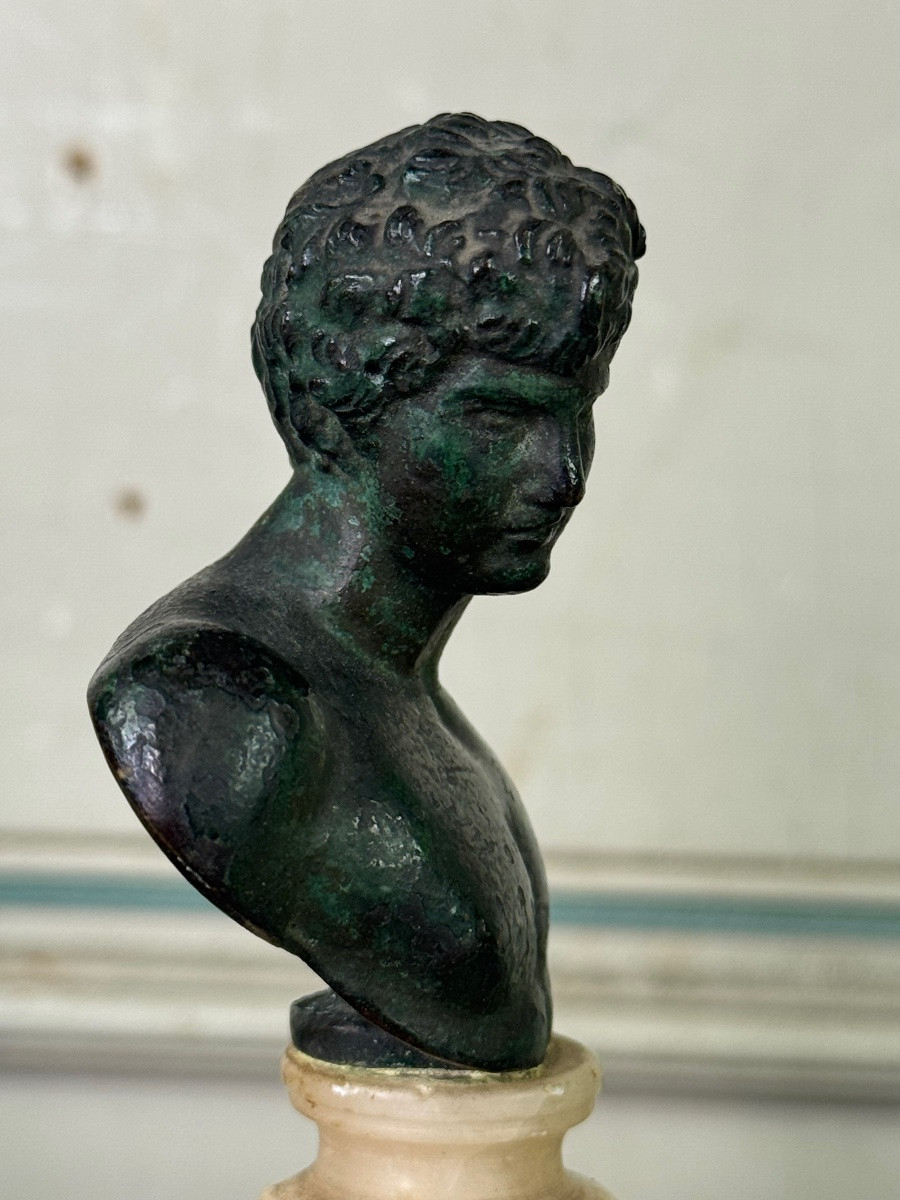 Deux bustes en bronze dans le goût de l’Antique, XVIIIéme siècle-photo-1