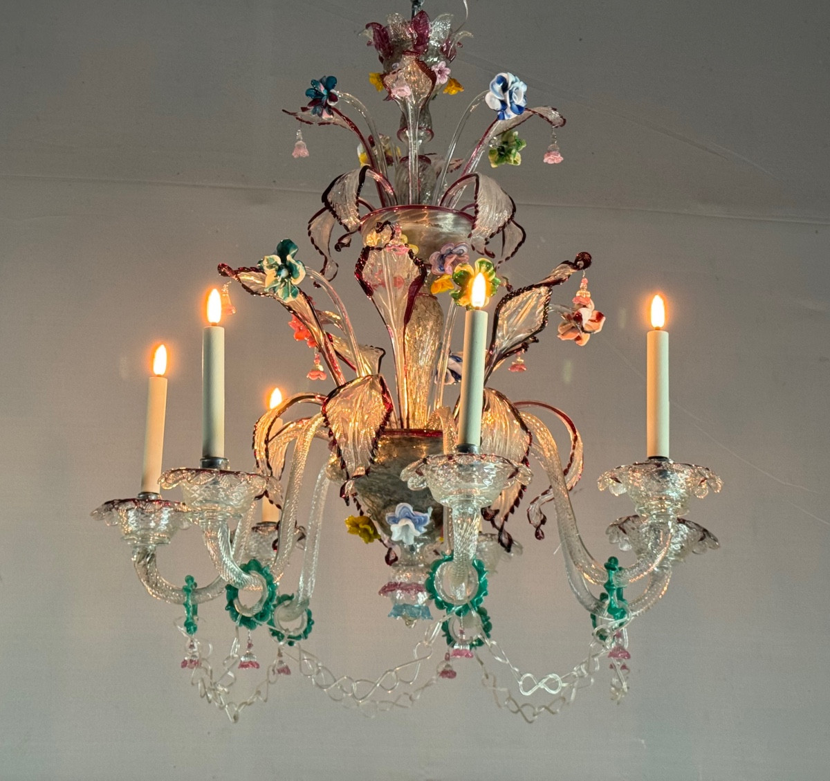 Lustre vénitien en verre de Murano multicolore 7 bras de lumière, vers 1920