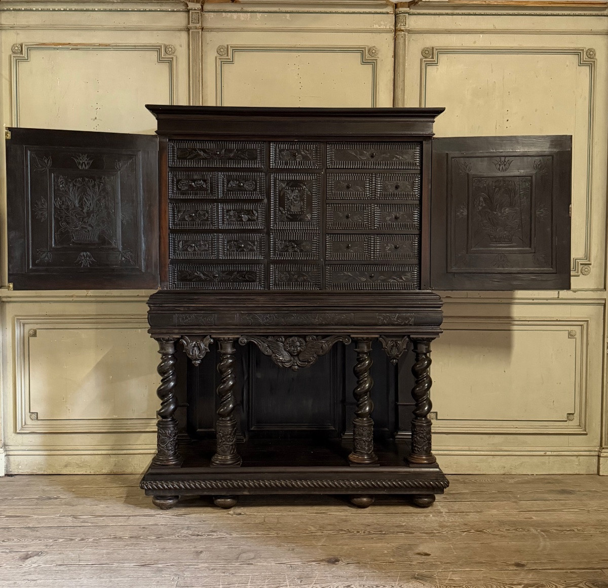 Grand cabinet Louis XIII en placage d’ébène, XVIIème siècle -photo-4