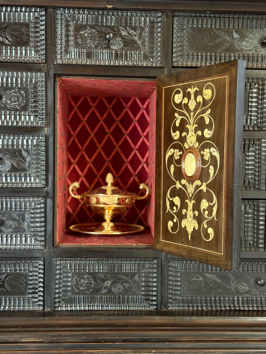 Grand cabinet Louis XIII en placage d’ébène, XVIIème siècle -photo-4