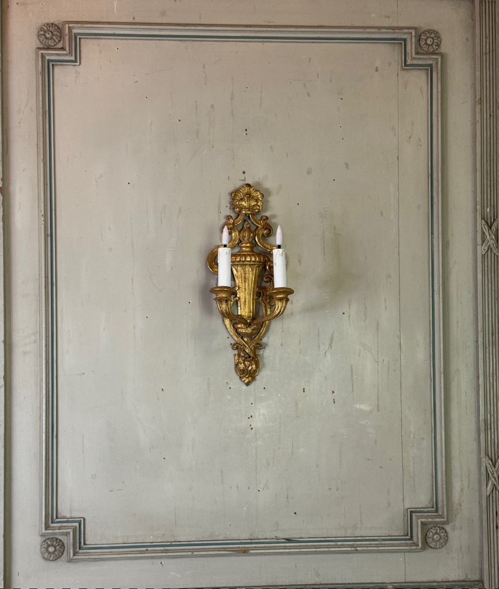 Paire d’appliques en bois doré de style transition, vers 1900