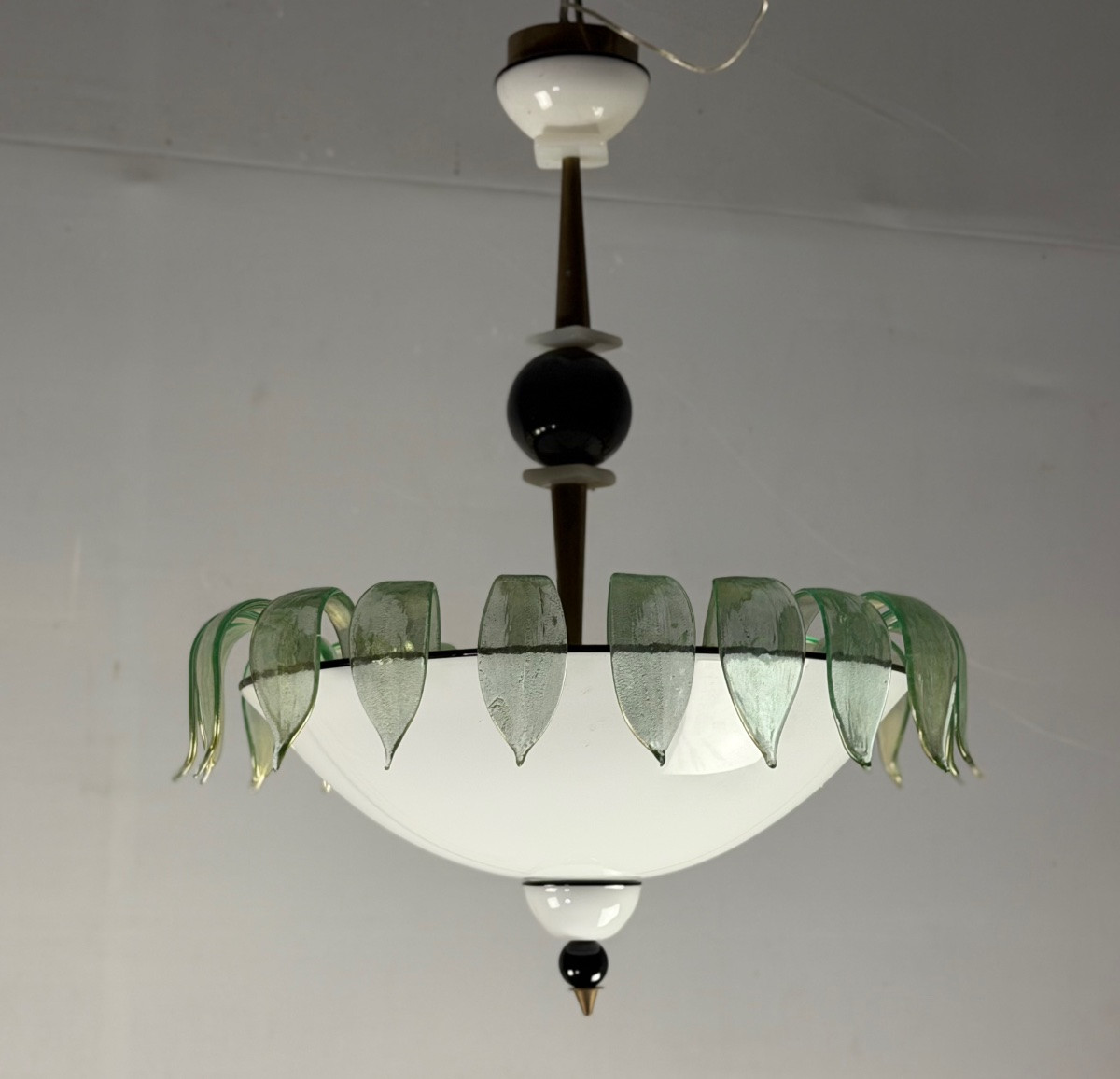 Venetian Chandelier In White, Black And Green Murano Glass Dusted With Gold, Circa 1980 -photo-2