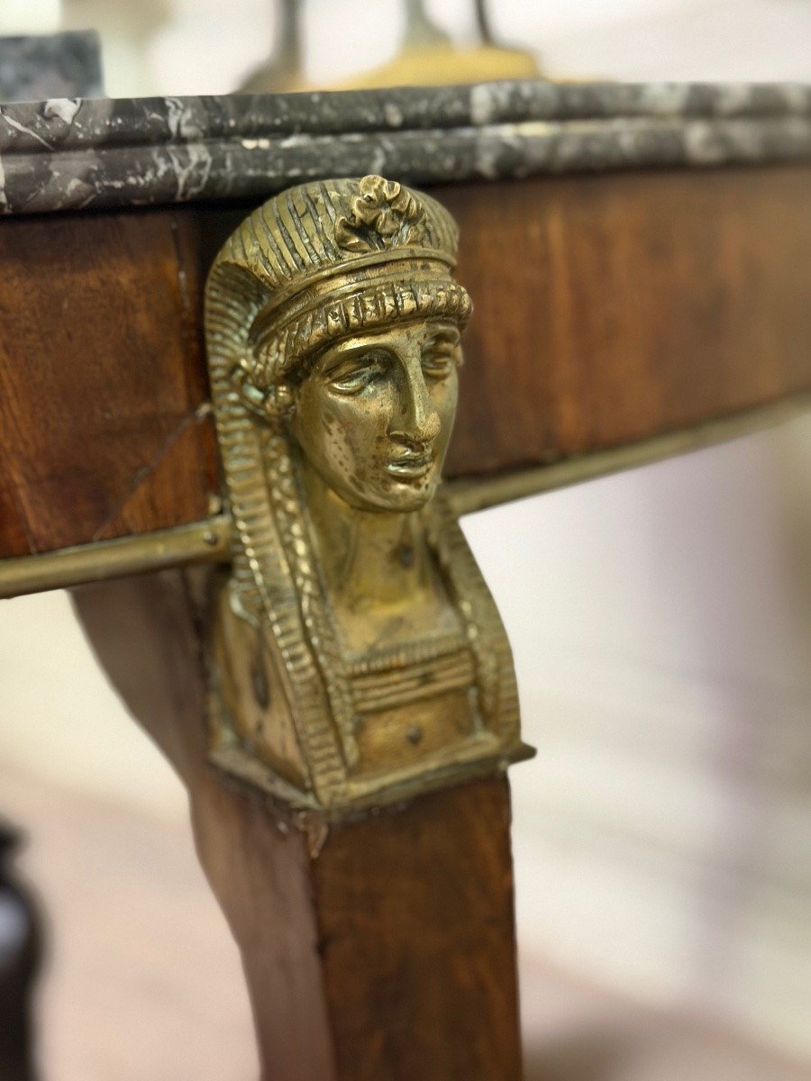 Table guéridon Empire en acajou et bronze, marbre gris Saint-Anne à gorge, vers 1800-photo-1