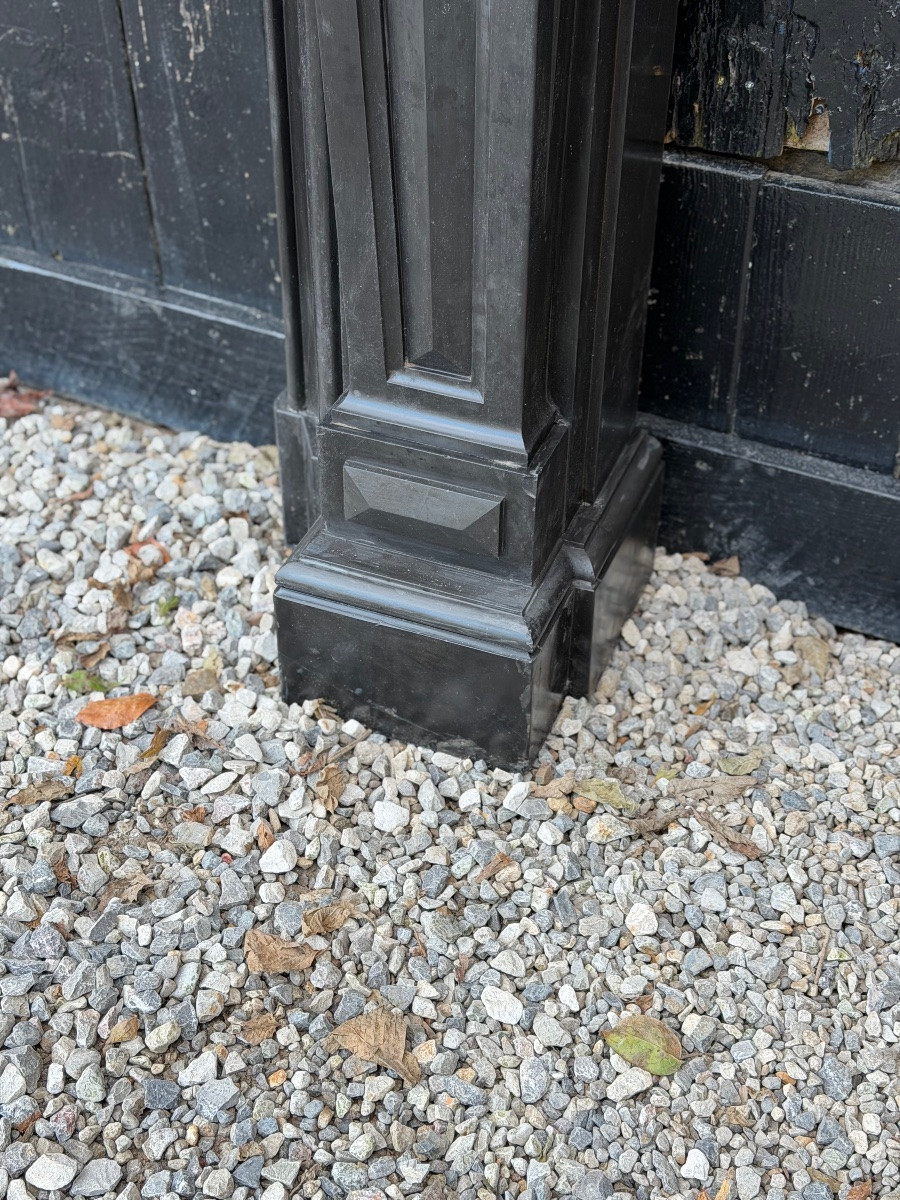 Grande cheminée Napoléon III en marbre noir de Belgique, vers 1880 -photo-2