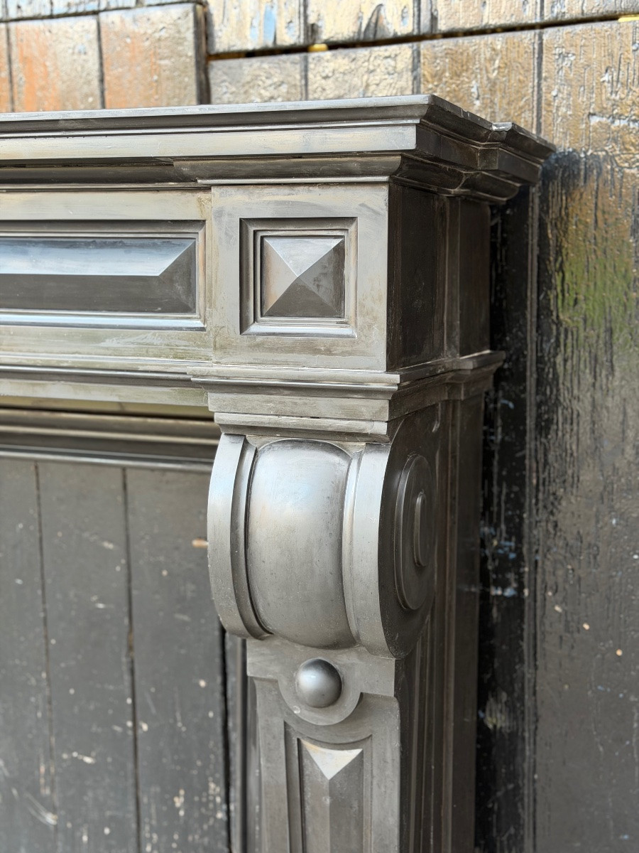 Grande cheminée Napoléon III en marbre noir de Belgique, vers 1880 -photo-3