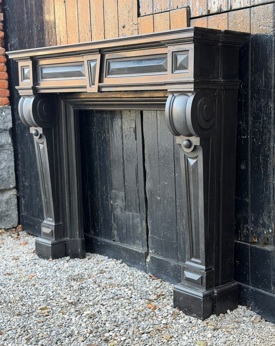 Grande cheminée Napoléon III en marbre noir de Belgique, vers 1880 -photo-4