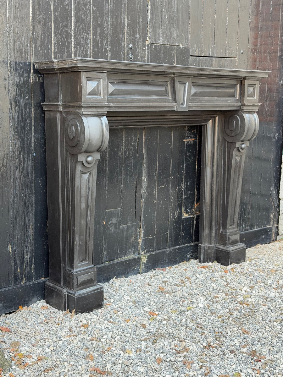 Grande cheminée Napoléon III en marbre noir de Belgique, vers 1880 -photo-2