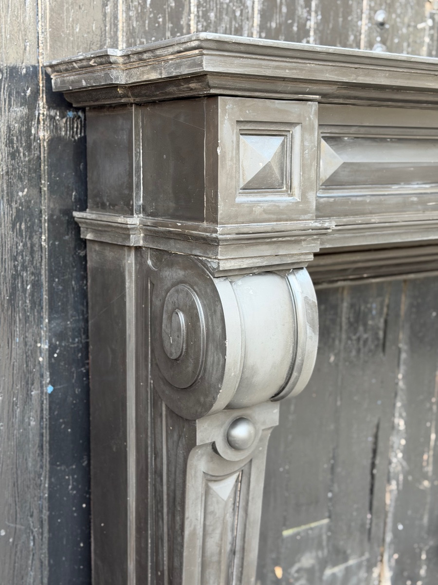 Grande cheminée Napoléon III en marbre noir de Belgique, vers 1880 -photo-4