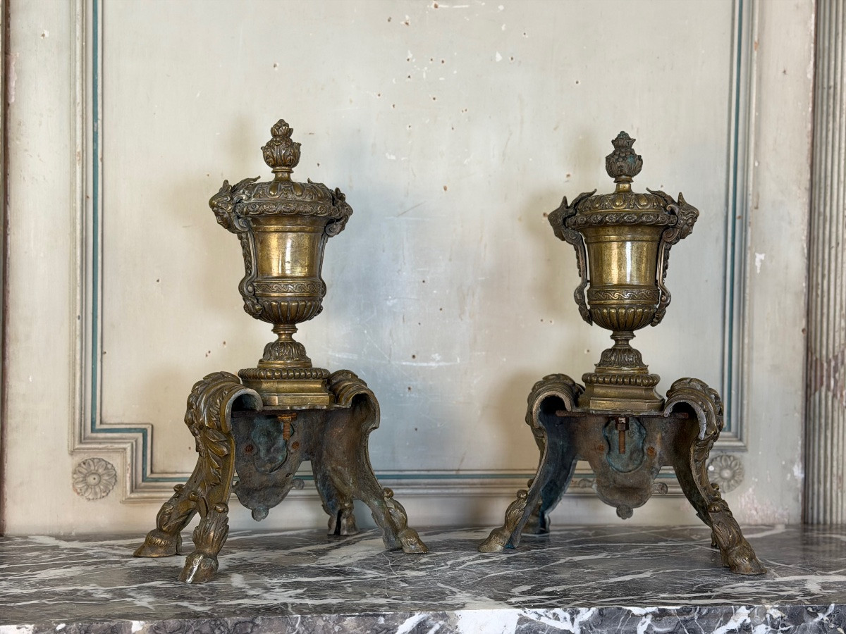 Paire de chenets de style Louis XIV en bronze d’après un dessin de André-Charles Boulle -photo-1