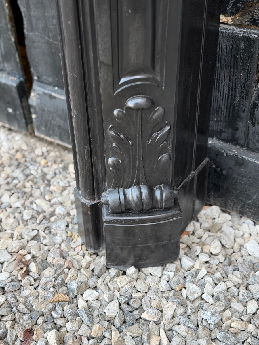 Cheminée de style Louis XV en marbre noir de Belgique, vers 1880-photo-7