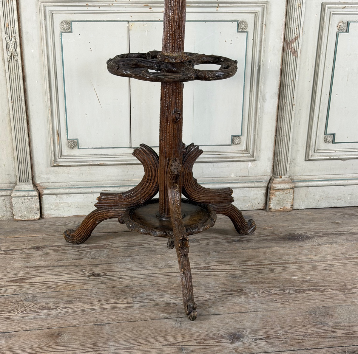 Portemanteau Forêt-Noire en bois sculpté, vers 1900-photo-4