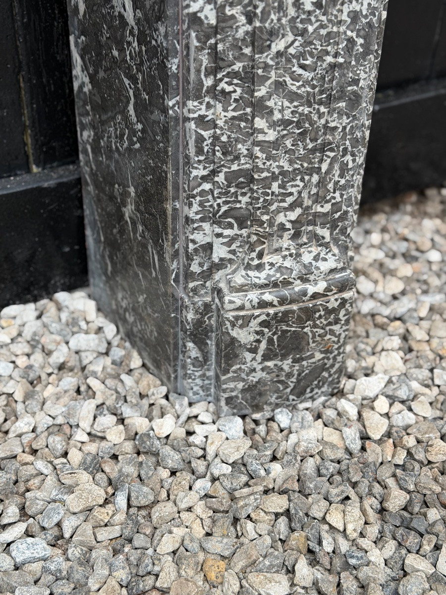 Cheminee régence en marbre gris, Sainte-Anne, XVIIIe siècle-photo-2