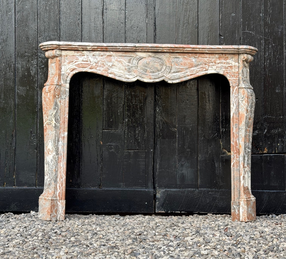 Cheminee de style Louis XV en marbre gris des Ardennes, vers 1900-photo-4