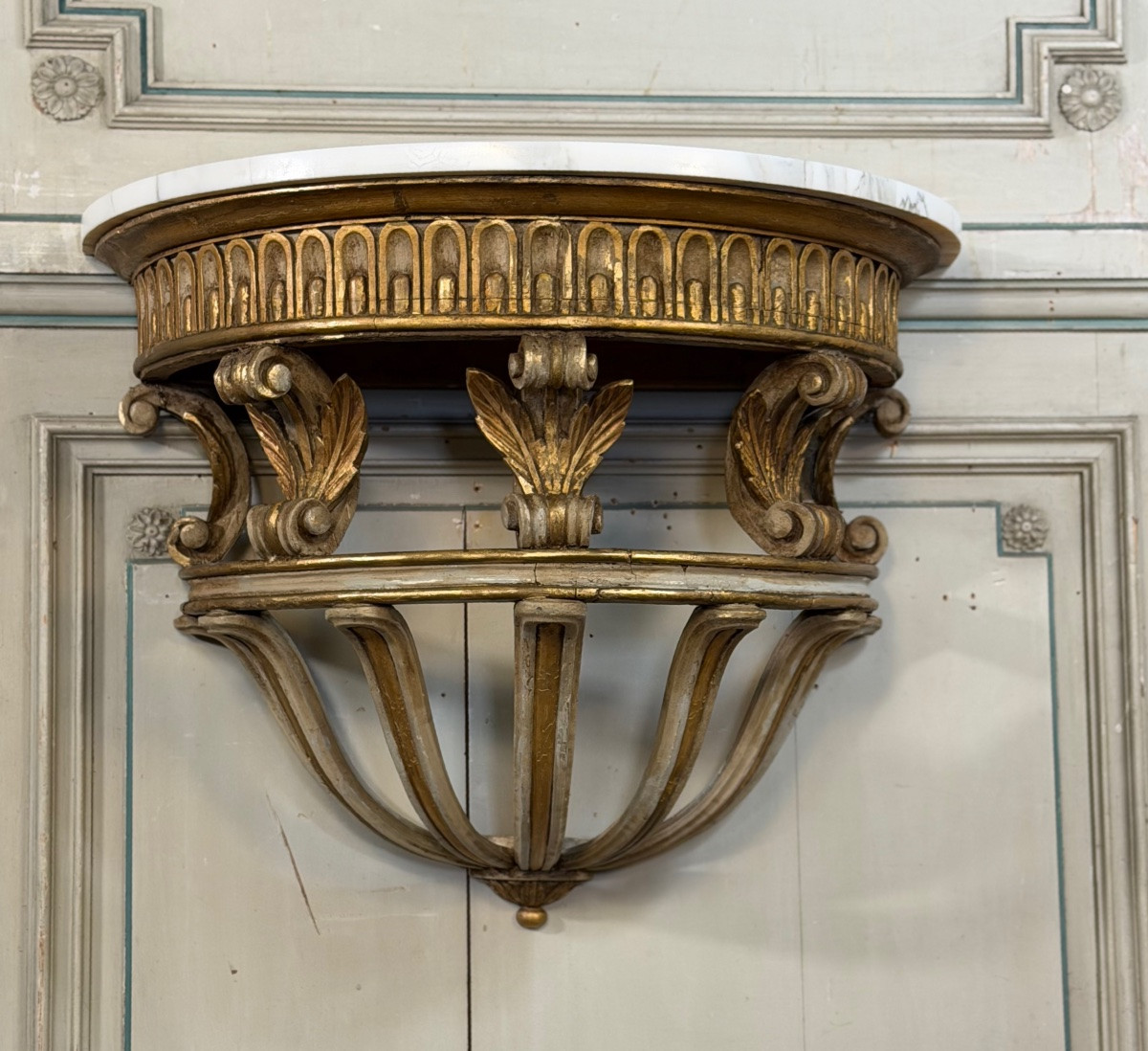 Console en bois sculpté de style Louis XVI vers 1900-photo-4