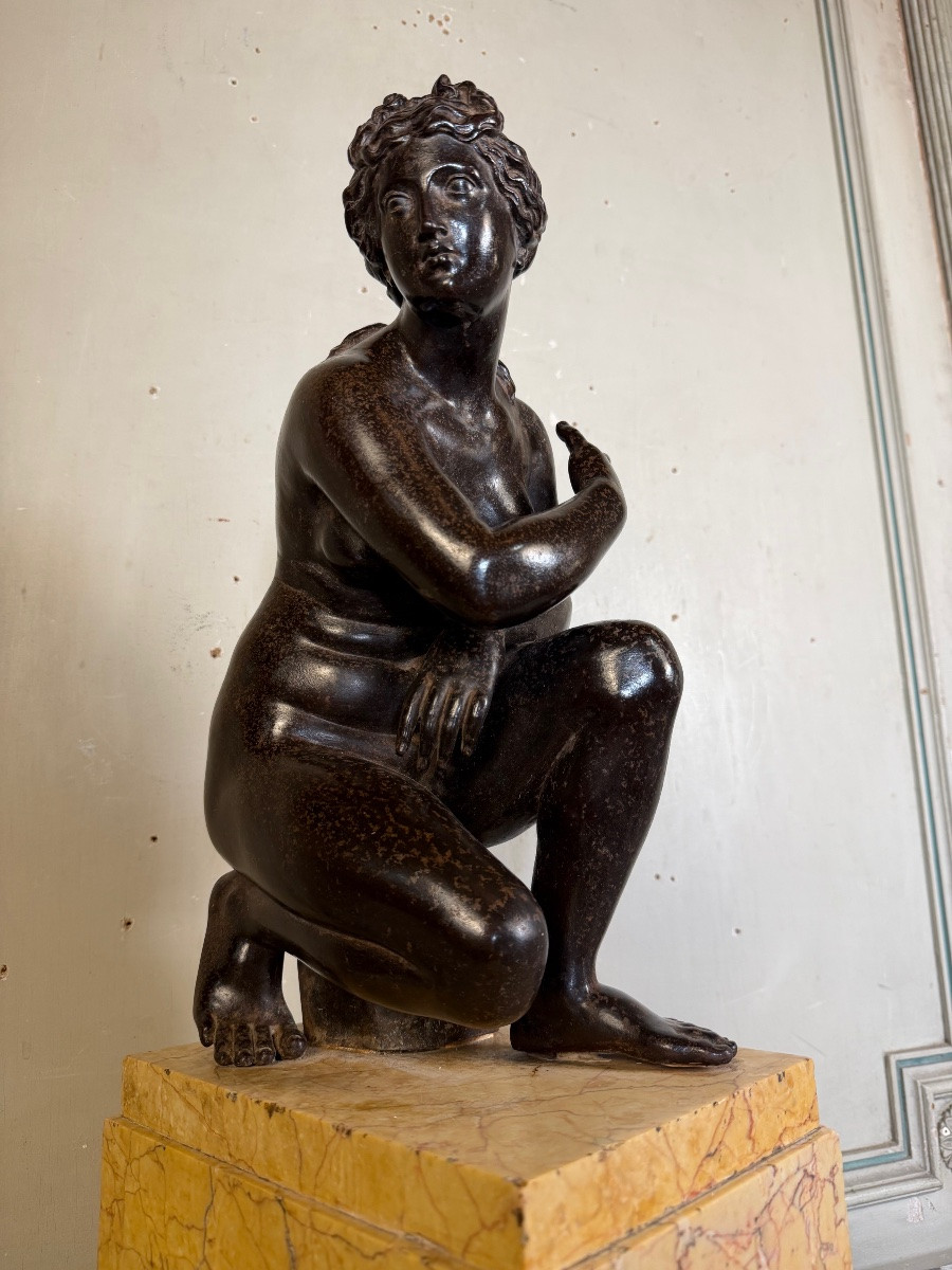 Crouching Venus, Cast After The Sculpture By Doidalsas Of Bithynia, 19th Century -photo-2