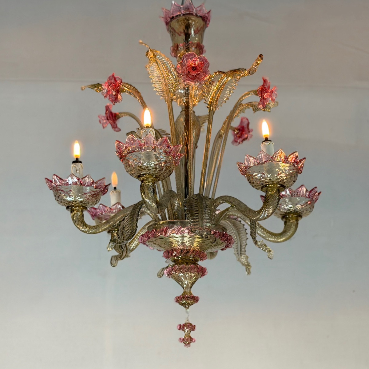 Venetian Chandelier In Pink And Gold Murano Glass, Circa 1930