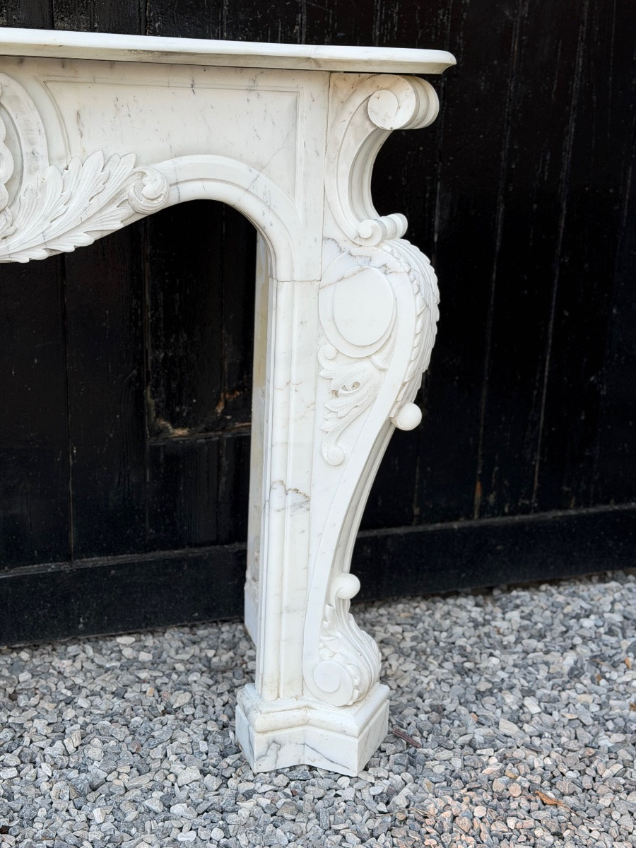 Cheminée de style Louis XV en marbre de Carrare, vers 1980 -photo-2