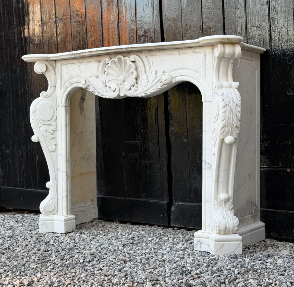 Cheminée de style Louis XV en marbre de Carrare, vers 1980 