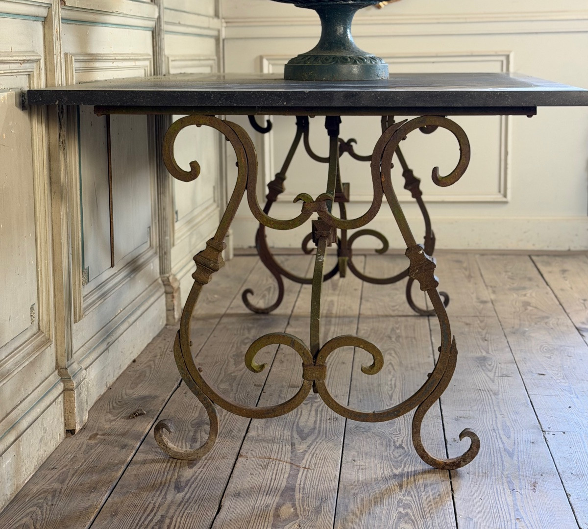 Table en fer forgé et pierre bleue vers 1900-photo-3
