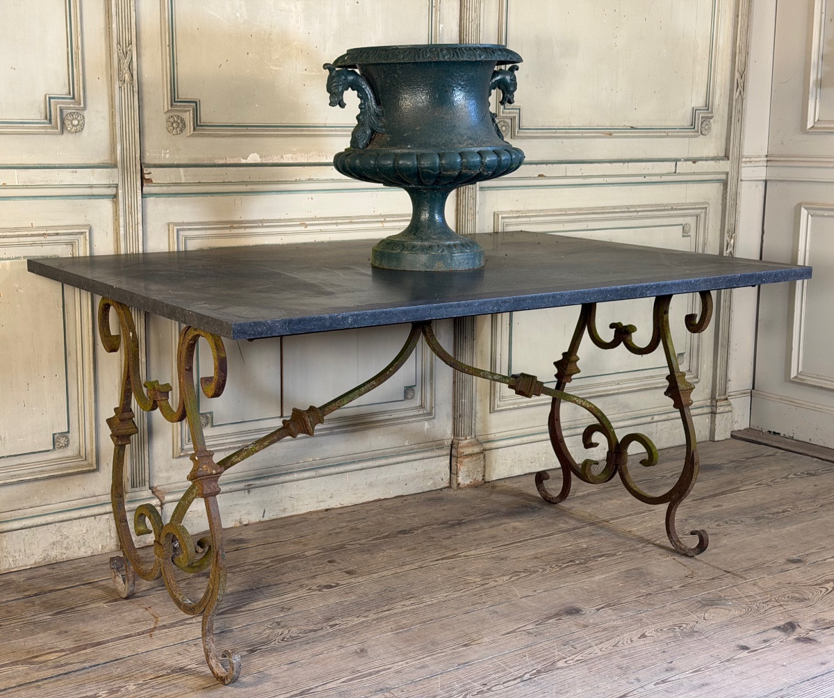 Table en fer forgé et pierre bleue vers 1900