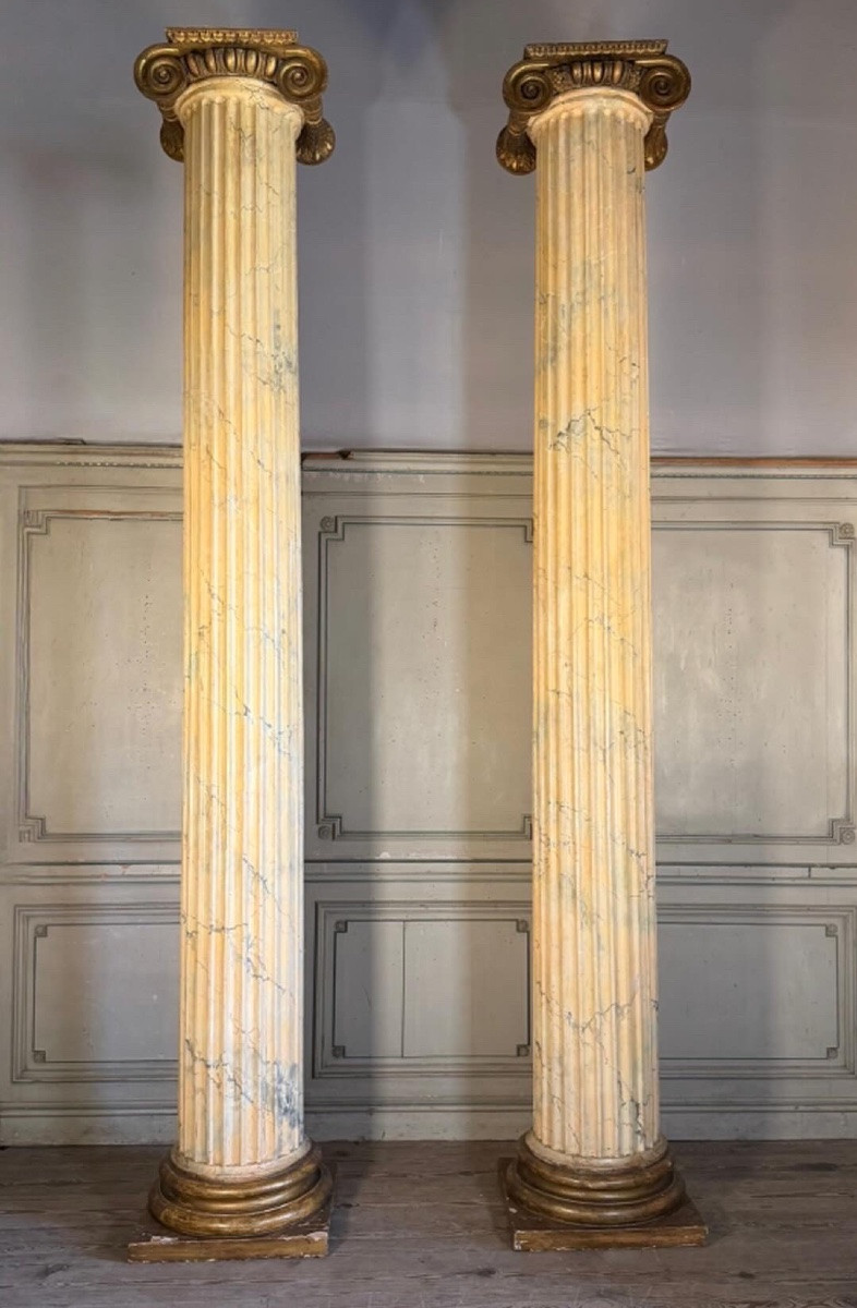 deux colonnes et quatre demi-colonnes cannelées, bois sculpté et faux marbre, XVIIIème siècle -photo-3
