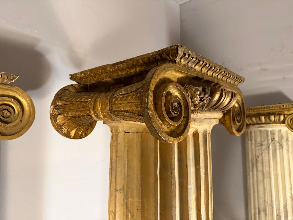 deux colonnes et quatre demi-colonnes cannelées, bois sculpté et faux marbre, XVIIIème siècle -photo-3