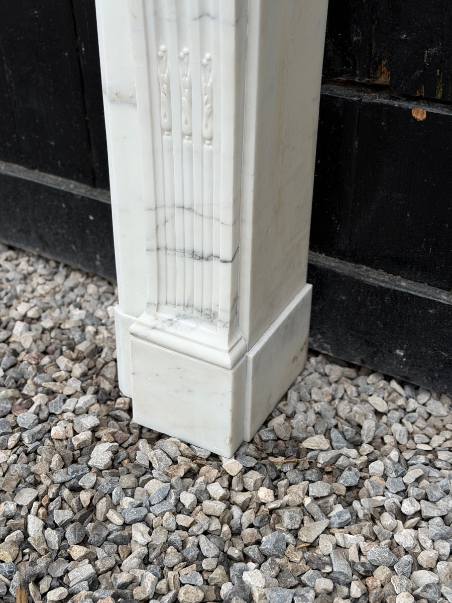 Louis XVI Style Mantel In White Carrara Marble Circa 1880-photo-2