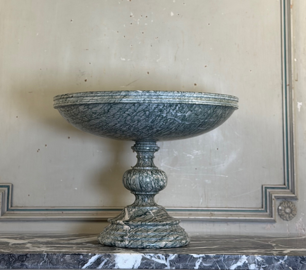 Coupe sur pied, tazza en marbre Campan vers 1880