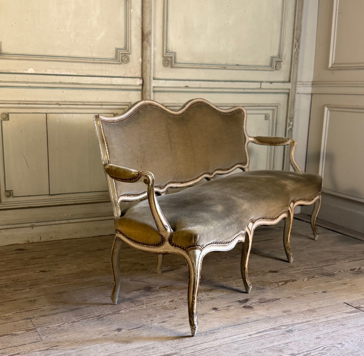 Banquette Louis XV en bois sculpté et peint, XVIIIème siècle-photo-2