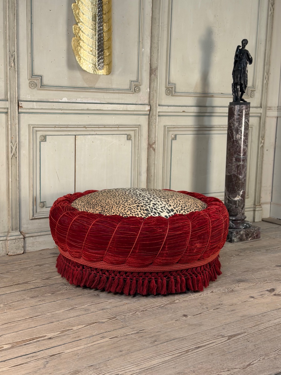 Grand pouf en velours et passementeries, vers 1880-photo-2