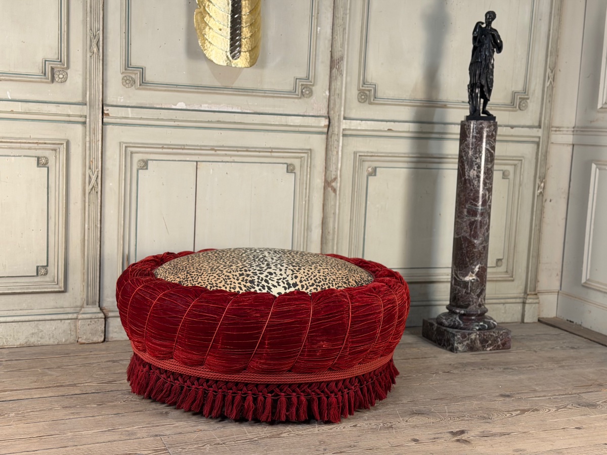 Grand pouf en velours et passementeries, vers 1880-photo-4