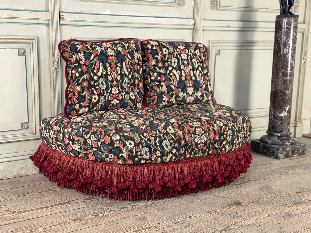 Fauteuil d’appoint, passementeries et petits points par Jacques Garcia 
