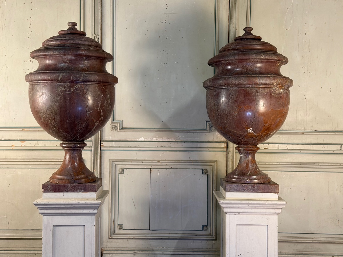 Paire d’urnes avec couvercles en marbre jaspe de Sicile, vers 1900-photo-2