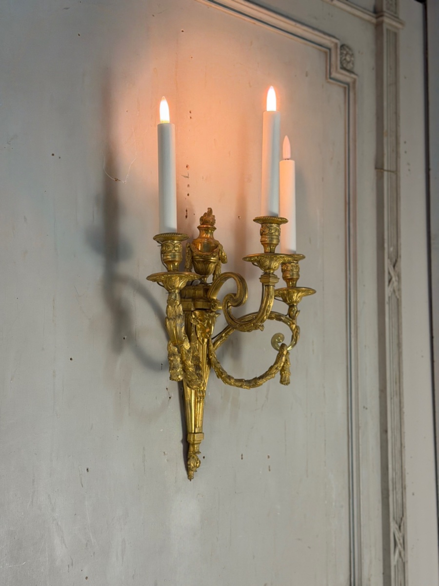 Paire d’appliques en bronze doré de style Louis XVI vers 1880-photo-2