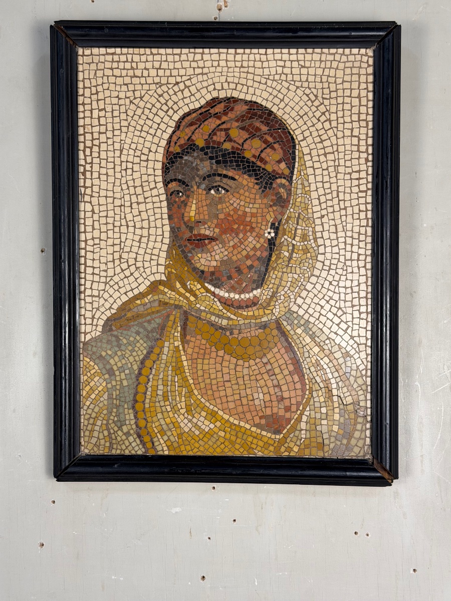 Portrait d’une dame en mosaïque de marbre dans le goût de l’antique, vers 1880 