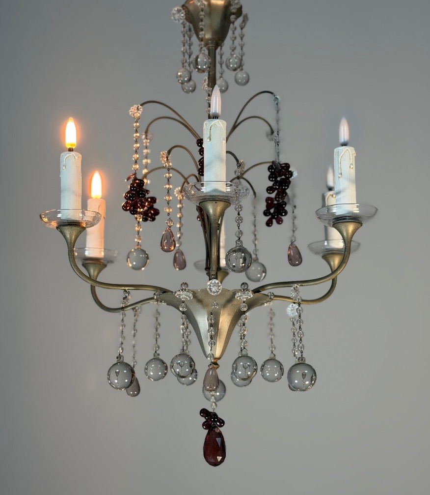 Lustre Artdeco en bronze argenté garni de pampilles et grappes de raisins, vers 1930-photo-2