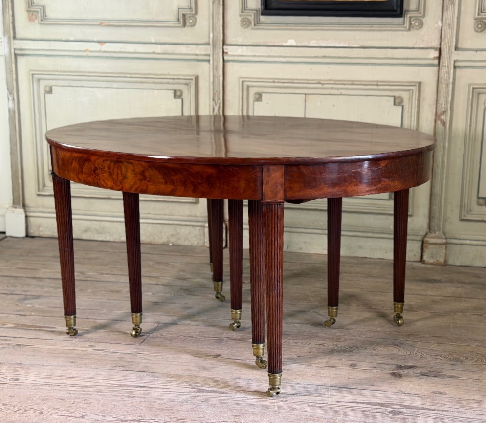 Table Louis XVI en acajou de Cuba, 9 pieds, environ 8m déployée, fin du XVIIIème siècle-photo-3