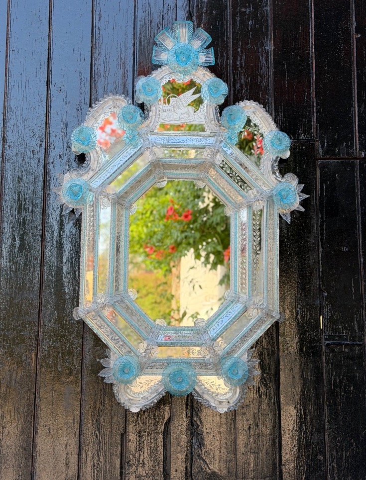 Miroir vénitien en verre de Murano incolore et bleu, vers 1930