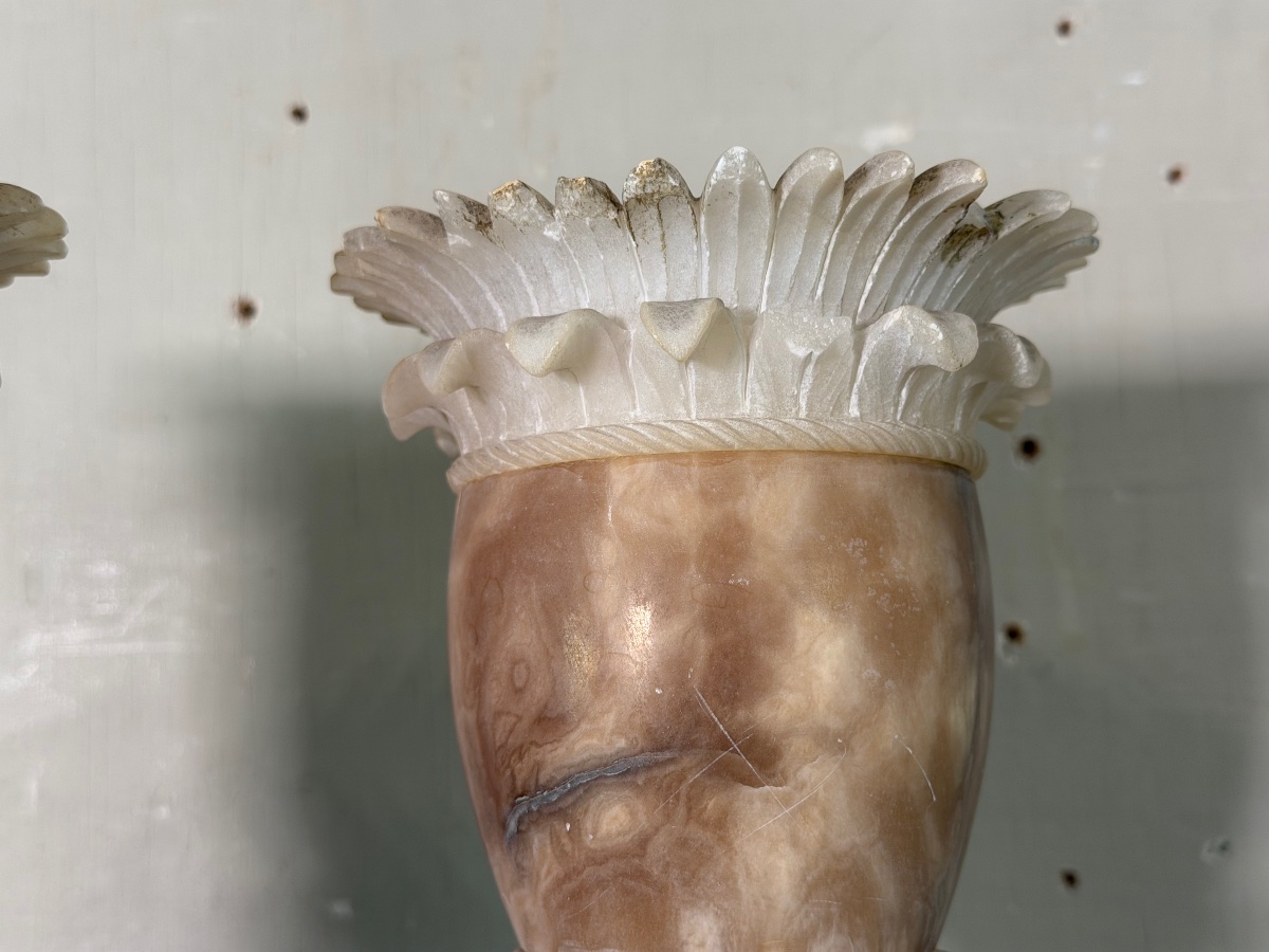 Pair Of Two-tone Alabaster Vases, Circa 1900, With Chips On The Rims-photo-7