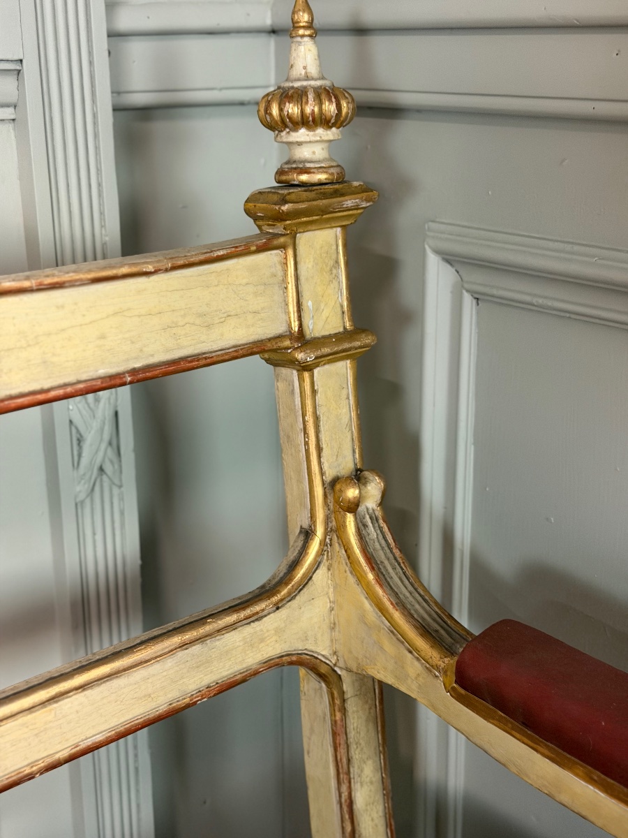 Banquette en bois sculpté, doré et peint, Italie vers 1880, 510cm de long -photo-3