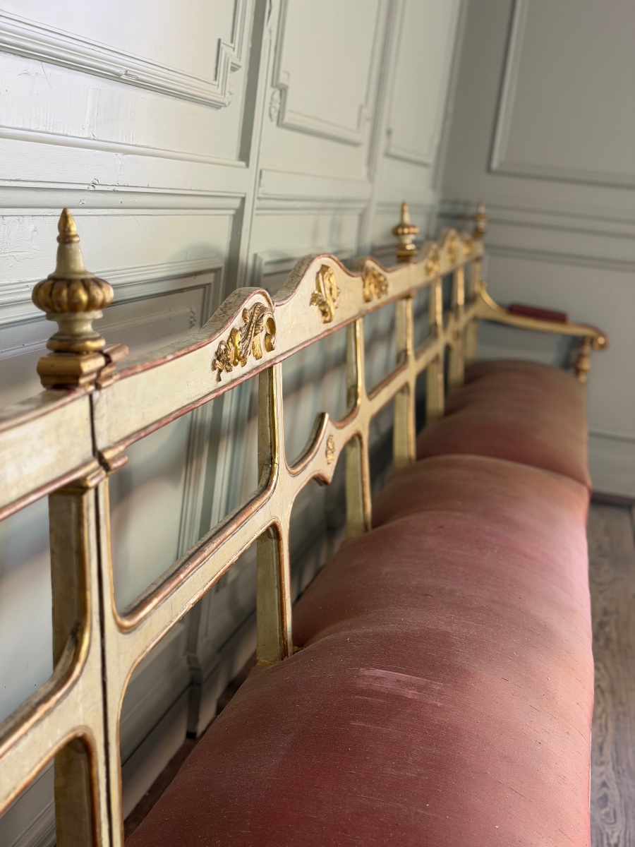 Banquette en bois sculpté, doré et peint, Italie vers 1880, 510cm de long -photo-4