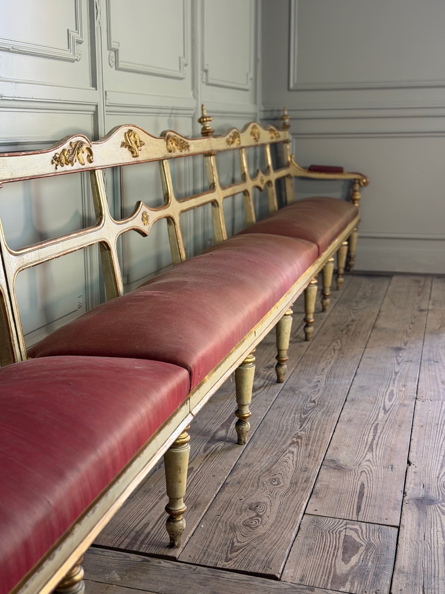 Banquette en bois sculpté, doré et peint, Italie vers 1880, 510cm de long -photo-4