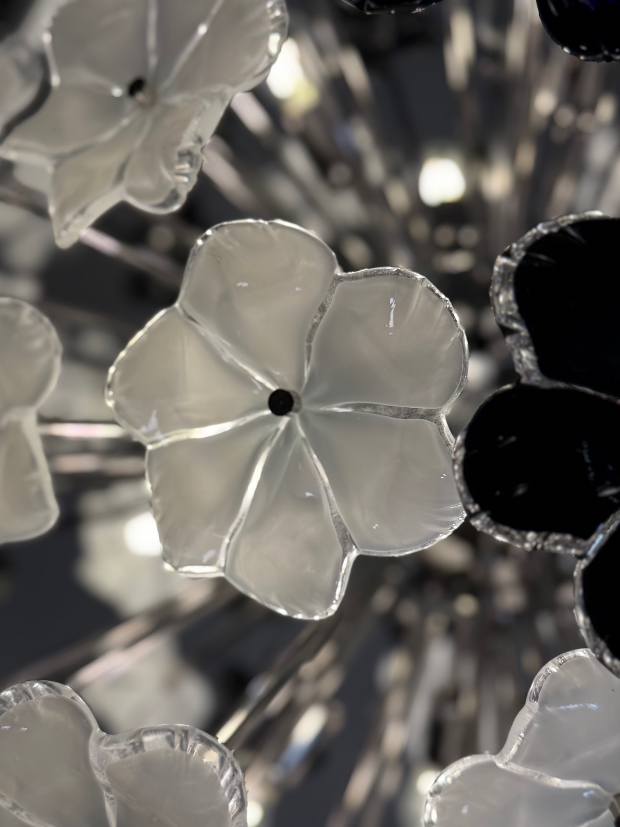 Venetian Murano Glass Chandelier, Black-and-white Two-tone Flower Collection, Circa 1990-photo-3