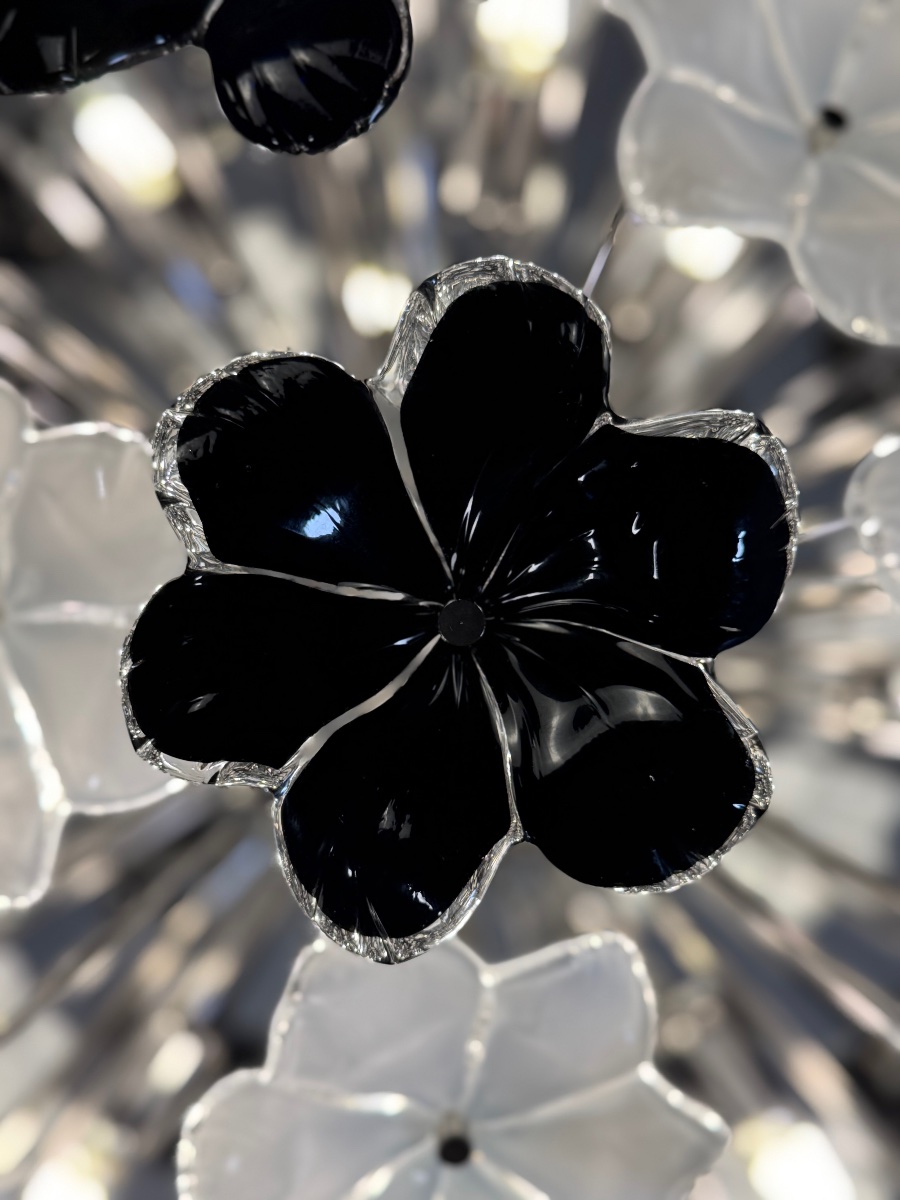 Venetian Murano Glass Chandelier, Black-and-white Two-tone Flower Collection, Circa 1990-photo-4