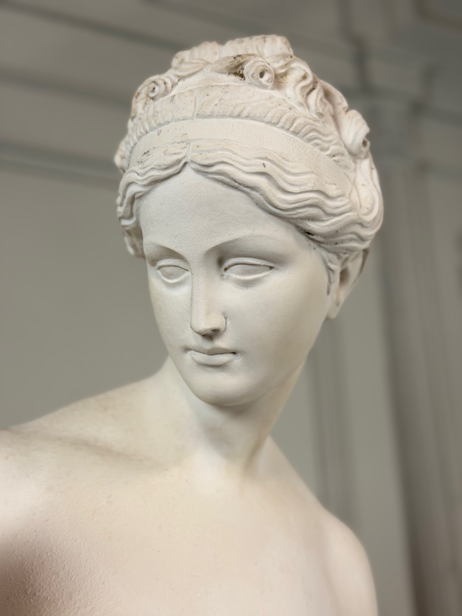  Venus With An Apple, Based On Bertel Thorvaldsen’s Model, In Cast  Marble, 20th Century -photo-1