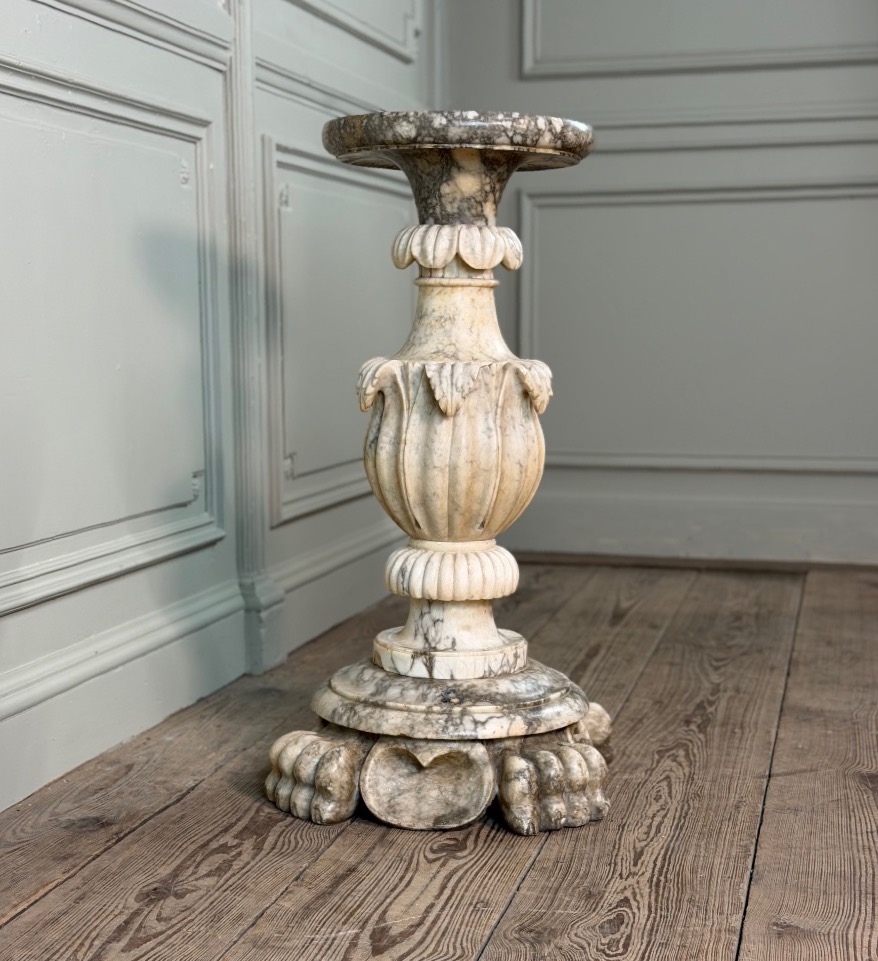 Socle en albâtre sculpté, Italie vers 1880-photo-1