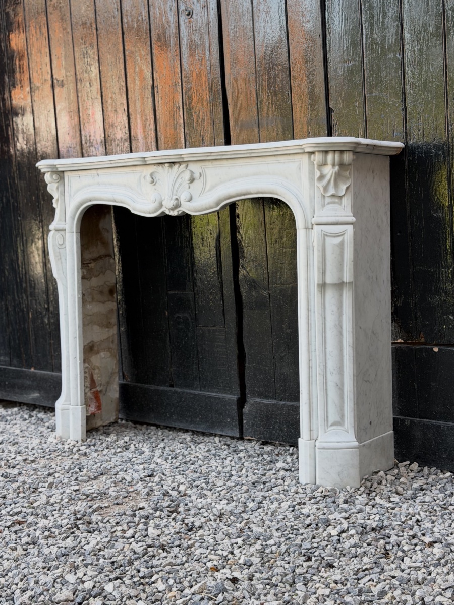 Louis XV-style Fireplace Made Of Carrara Marble, Circa 1900