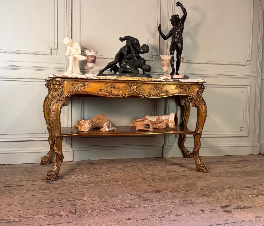 Console en bois doré, quatre pieds garnis de monstres marins, marbre brèche violette, vers 1900-photo-5